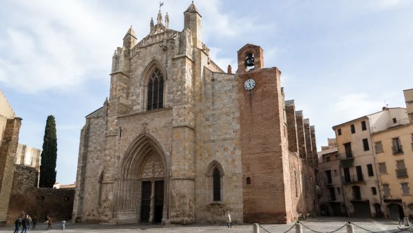 La cathédrale saint-jean à perpignan : un joyau du patrimoine